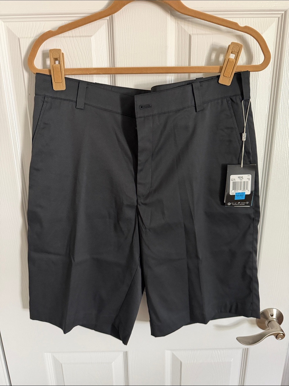 Nike Men's Black Flat-Front Golf Shorts